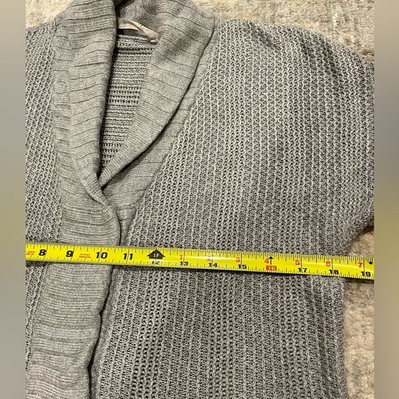 Athleta Sweater Short Sleeve Snap Button Cardigan Y2K Gray Knit Medium Eco EUC - Picture 11 of 11